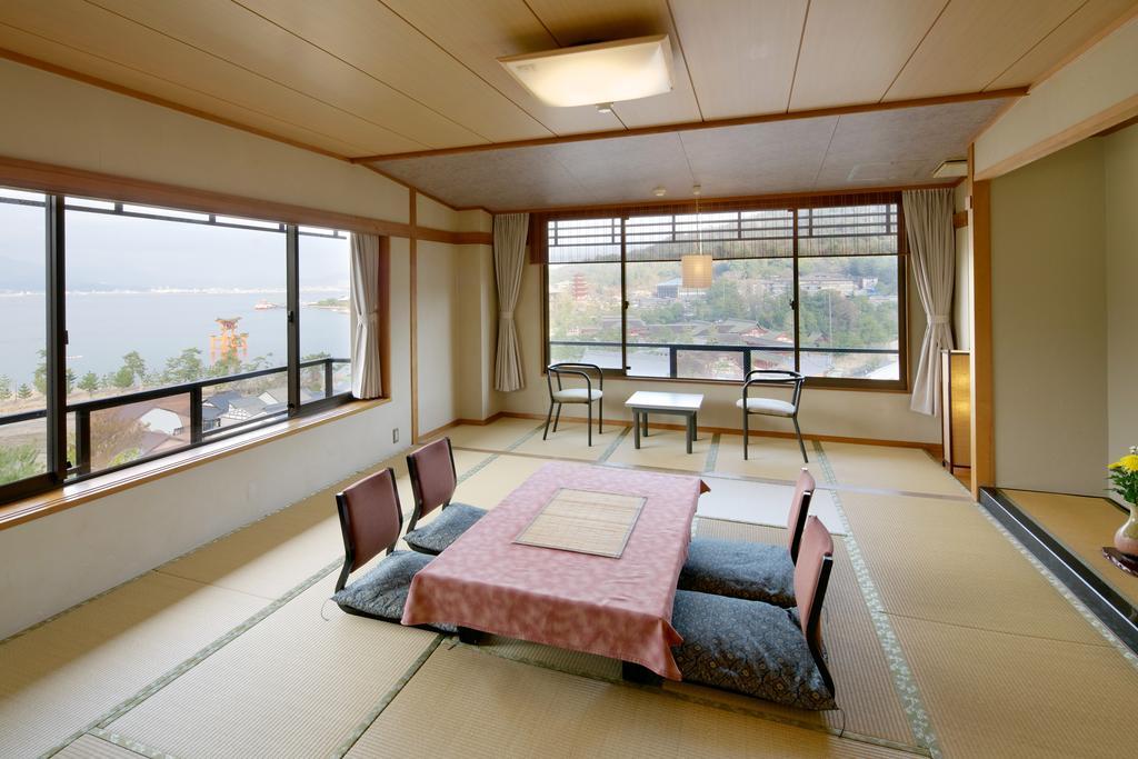 Jukeiso Hotel Hatsukaichi Exterior foto
